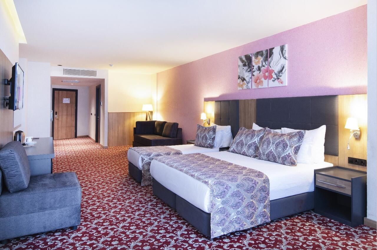 Отель Euphoria Batumi Convention & Casino Hotel Батуми