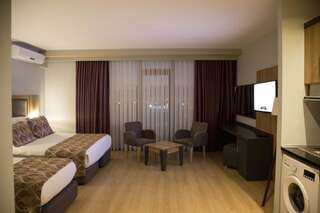 Отель Euphoria Batumi Convention & Casino Hotel Батуми Трехместный номер-студио с балконом - Дополнительное здание-3