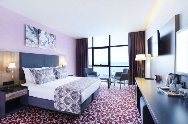 Отель Euphoria Batumi Convention & Casino Hotel Батуми-12