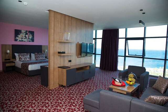Отель Euphoria Batumi Convention & Casino Hotel Батуми-5