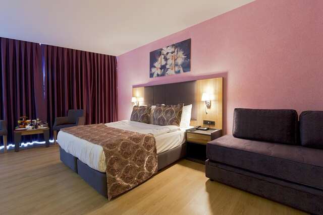 Отель Euphoria Batumi Convention & Casino Hotel Батуми-47