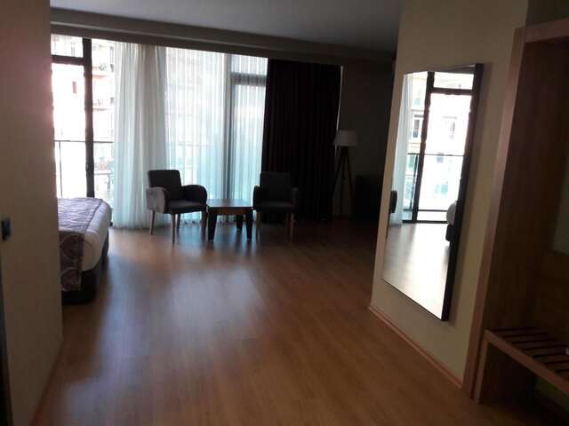 Отель Euphoria Batumi Convention & Casino Hotel Батуми-55